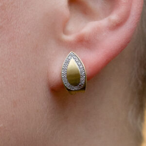 Guldörhängen med diamanter (0,40ct)