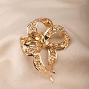 Stor guldbrosch från 40-talet