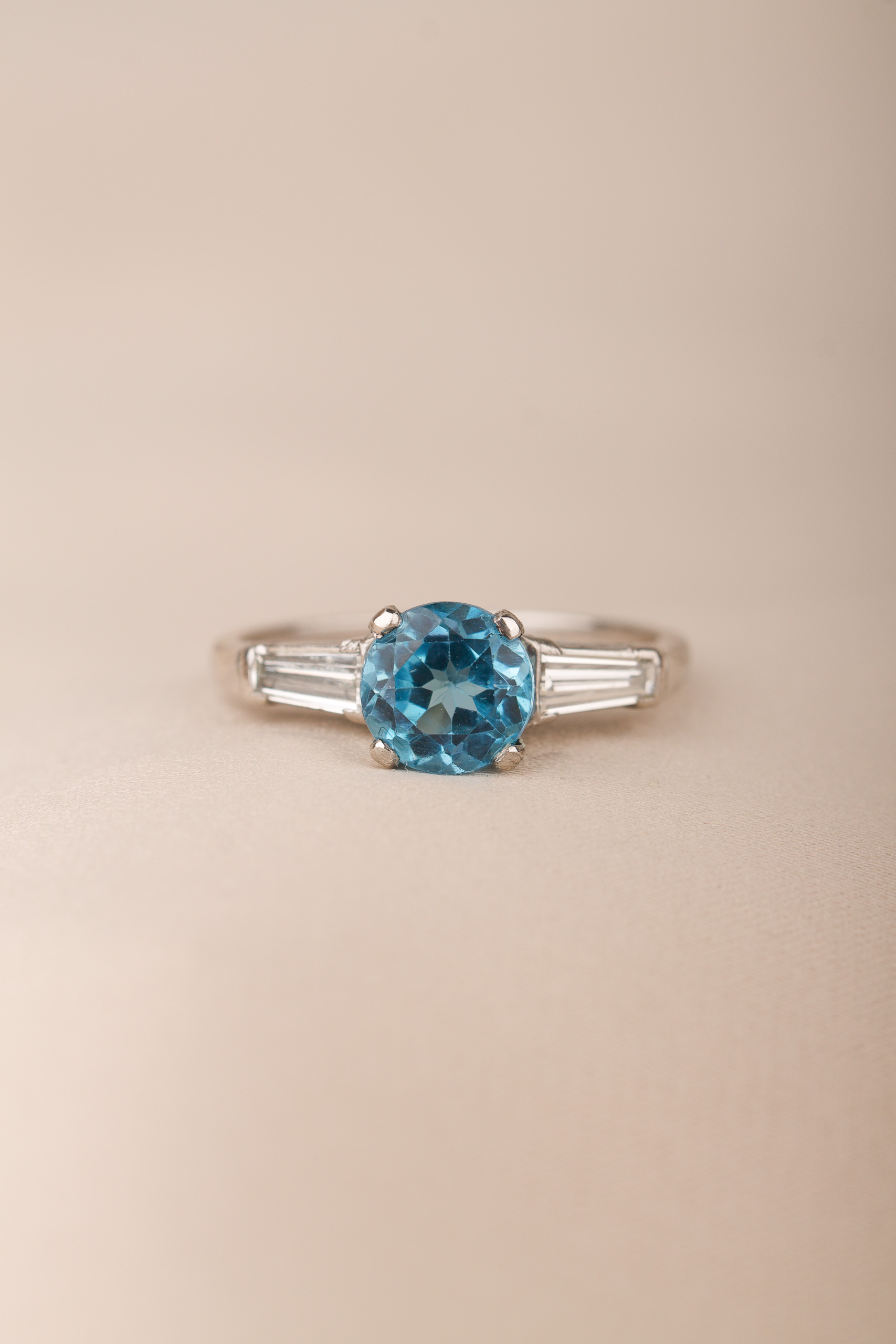 Ring i platina med topas och diamanter