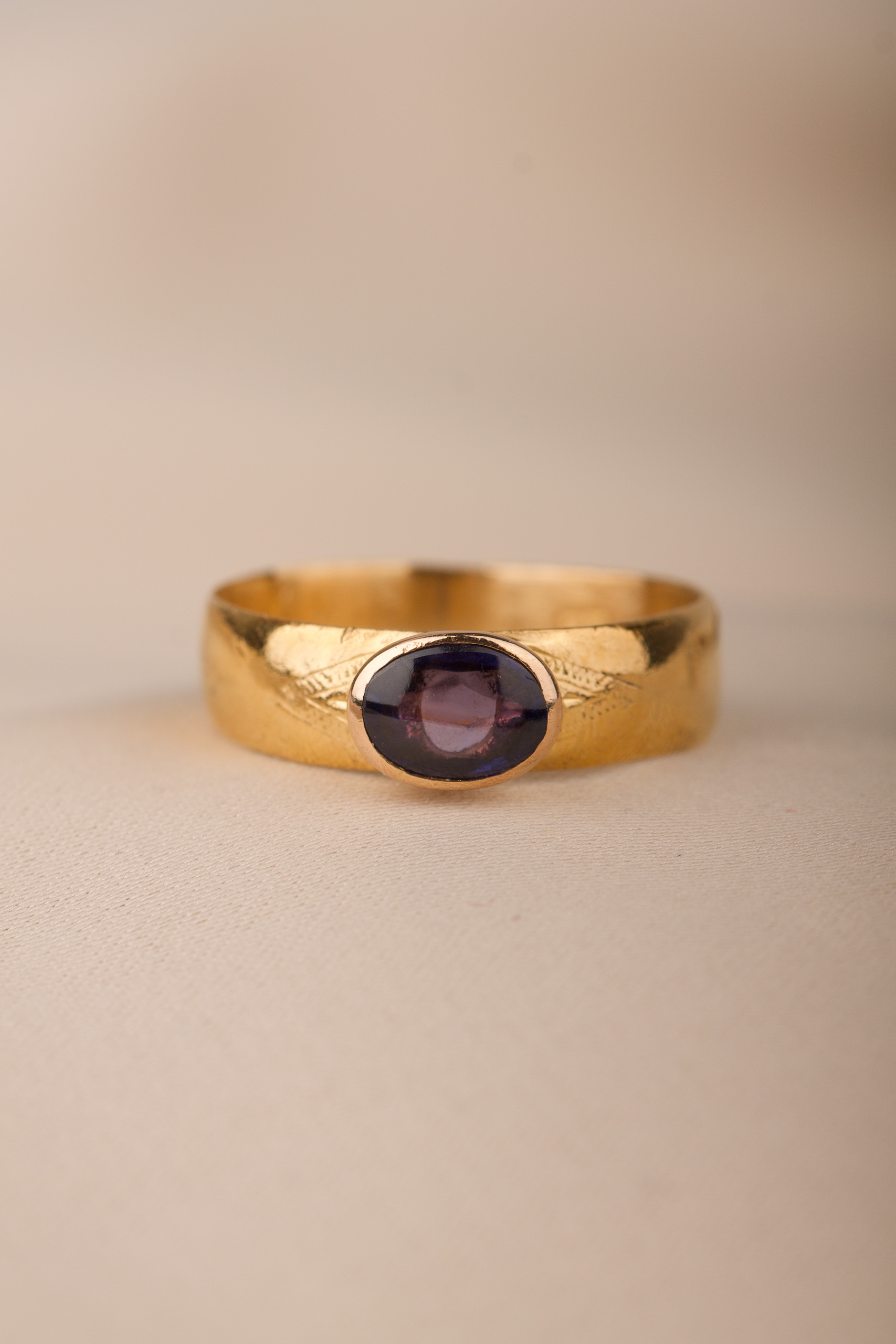 Antik ring tillverkad år 1902