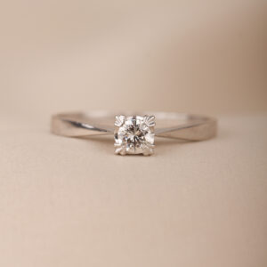 Solitärring i vitguld, 0,18 ct