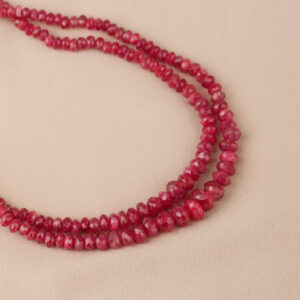 Rubin-collier med guldlås