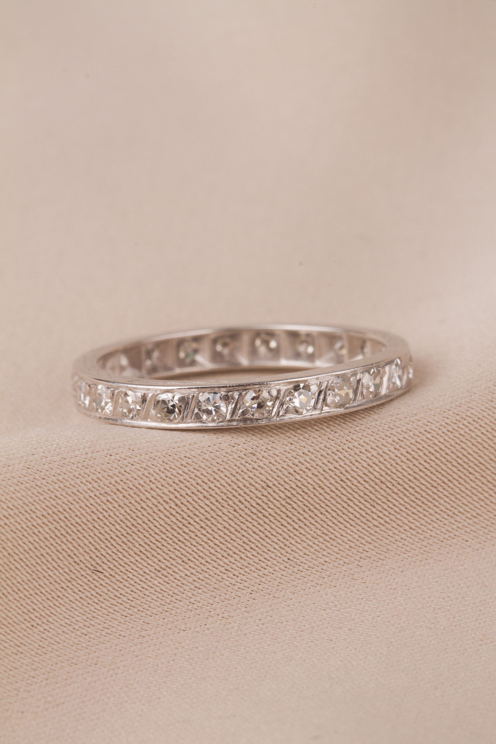 Helallians i vitguld, 0,48 ct