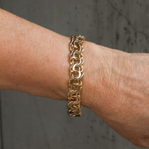 Kraftigt bismarckarmband i 18K