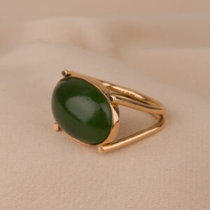 Handgjord ring med jade