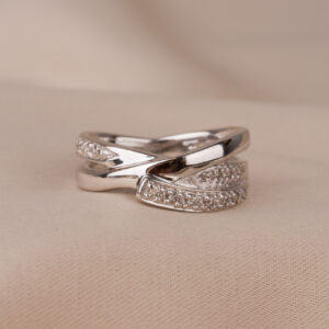 Diamantring i vitguld